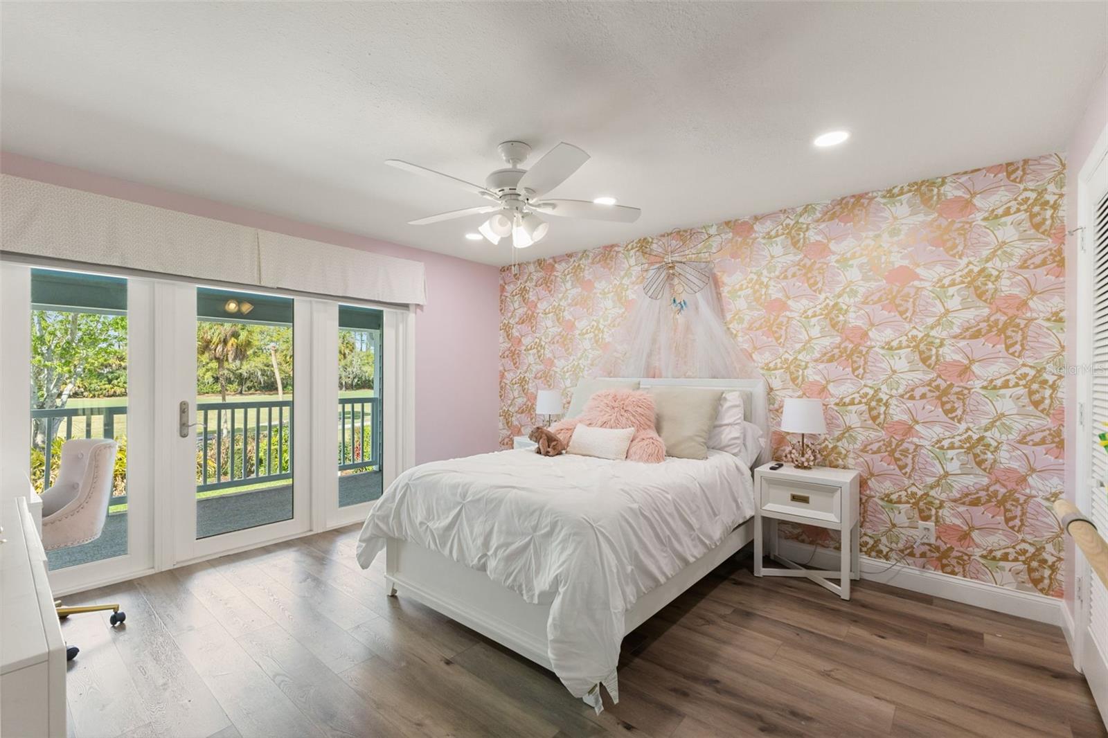 THE CLOISTER - Residential