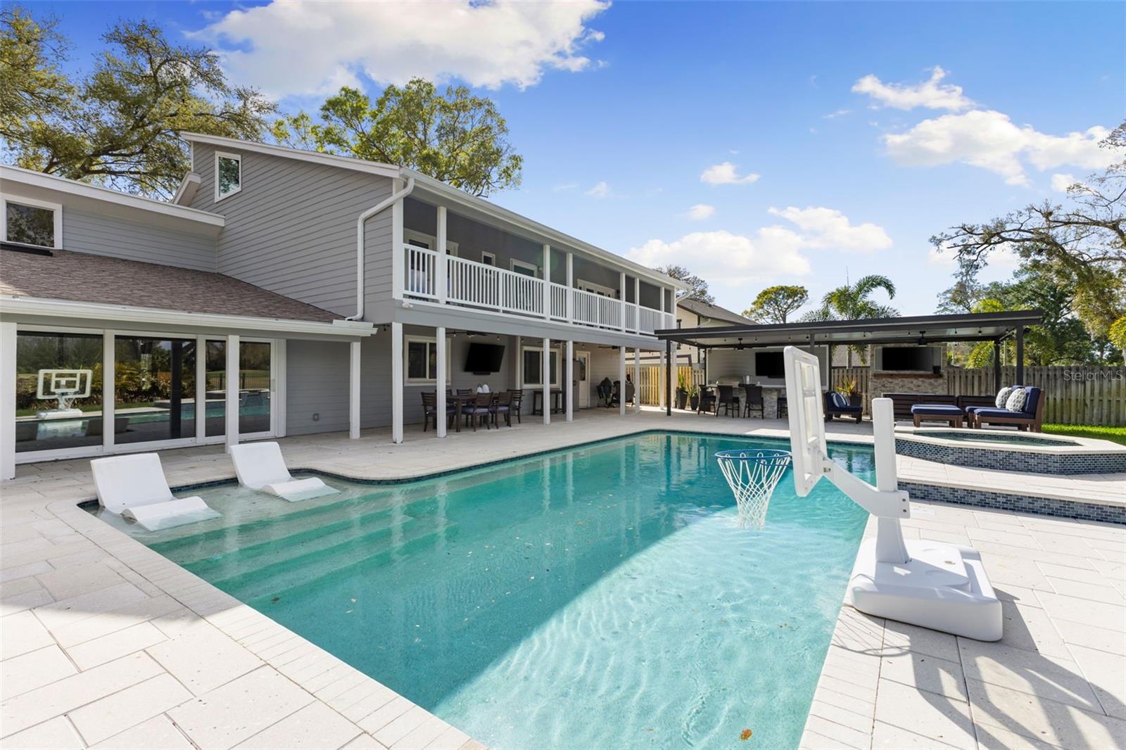 THE CLOISTER - Residential