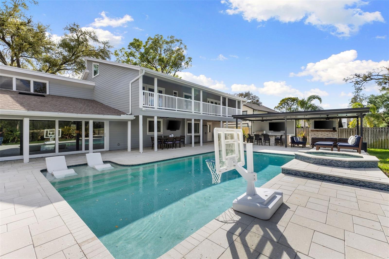 THE CLOISTER - Residential