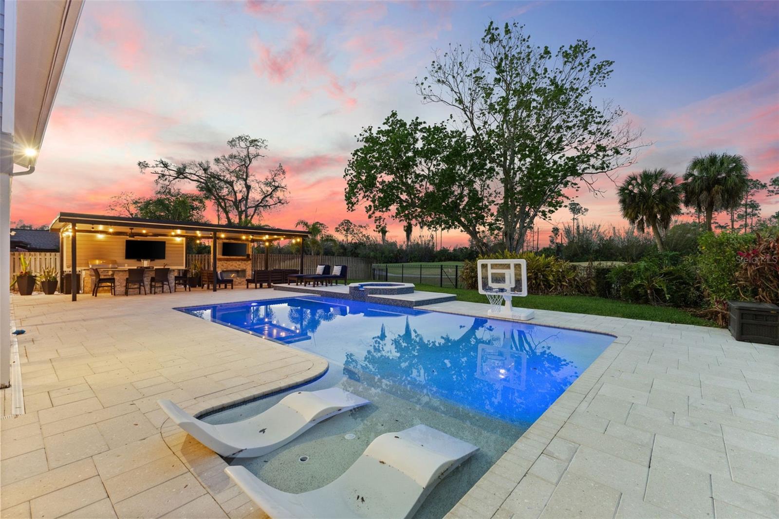 THE CLOISTER - Residential