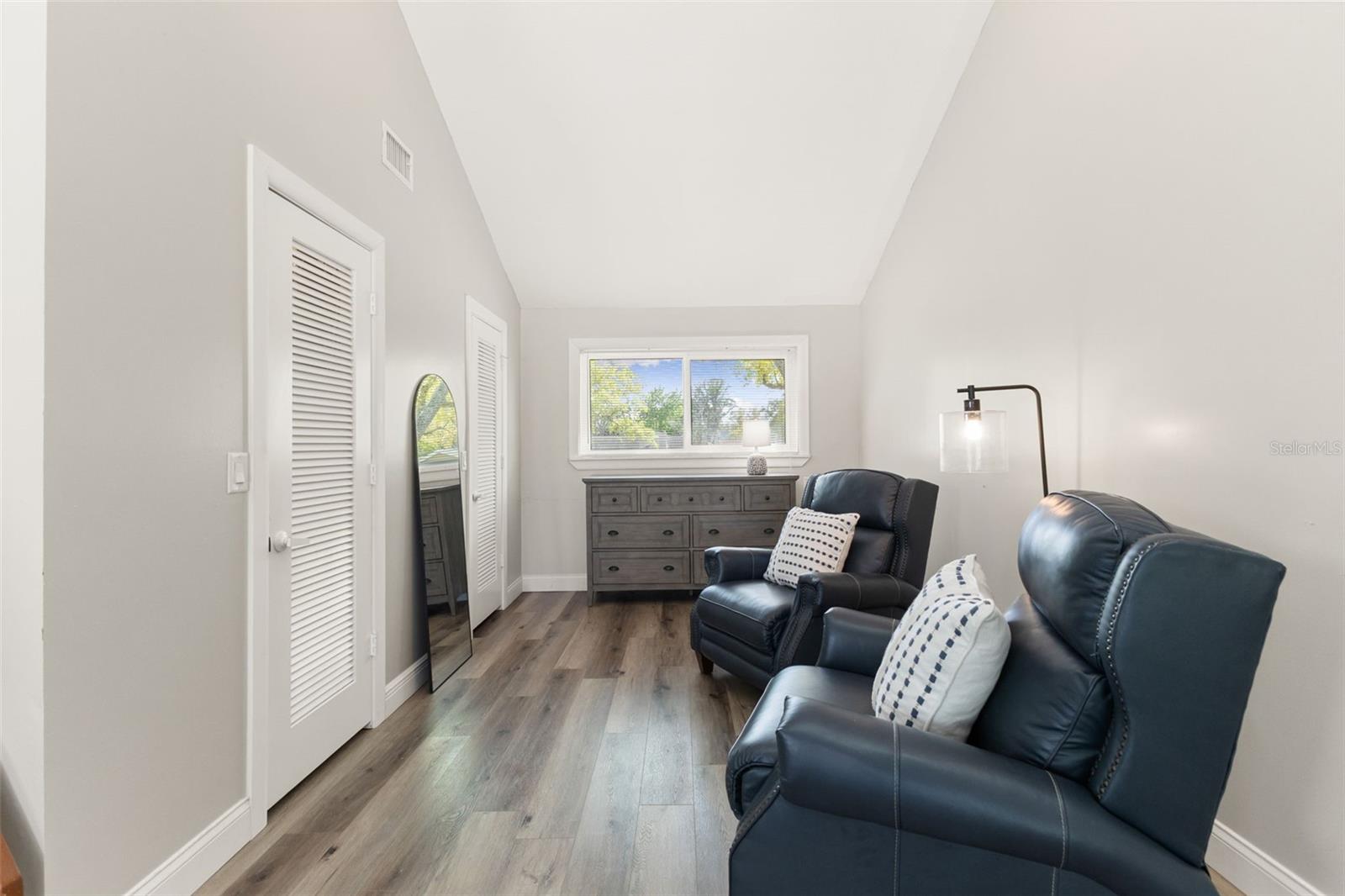 THE CLOISTER - Residential