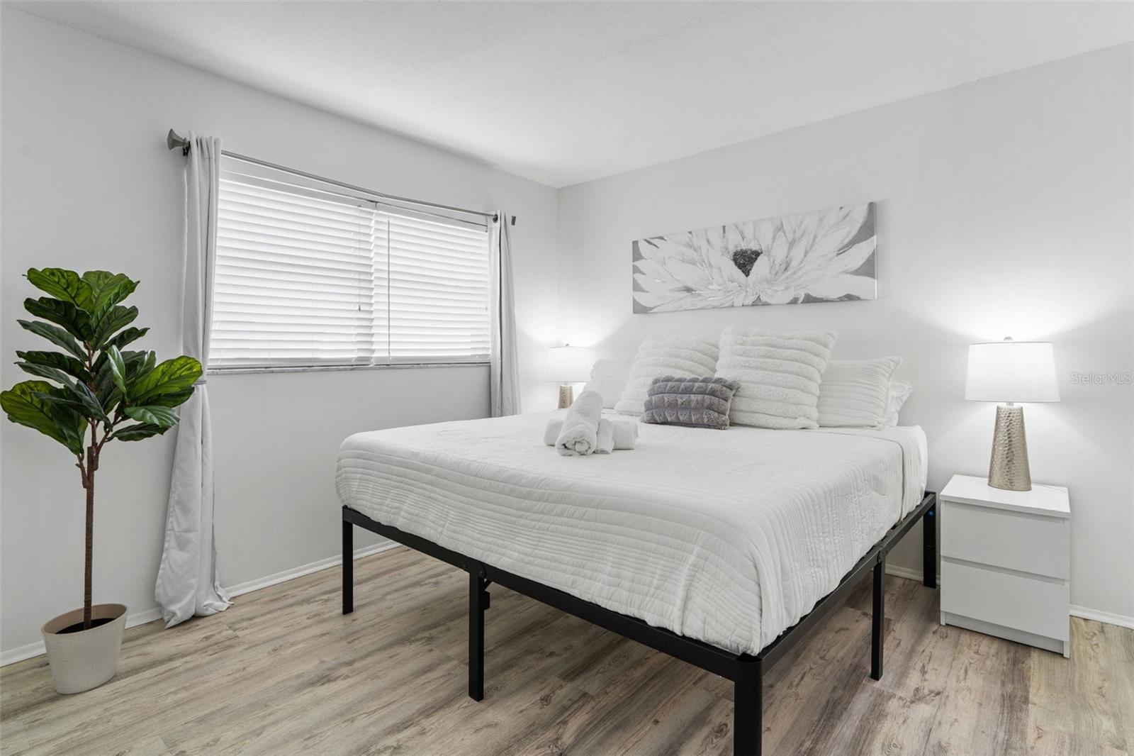 TAMPA SHORES UNIT 7 - Residential