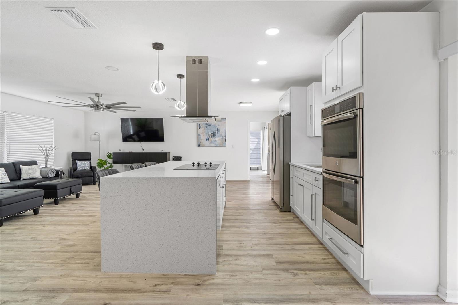 TAMPA SHORES UNIT 7 - Residential