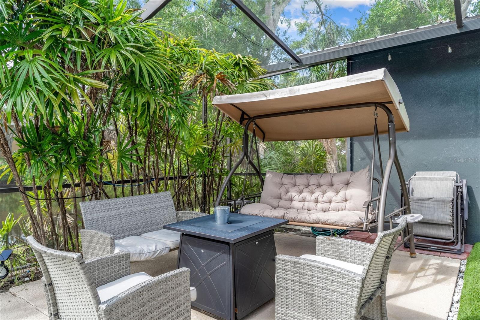 TAMPA SHORES UNIT 7 - Residential