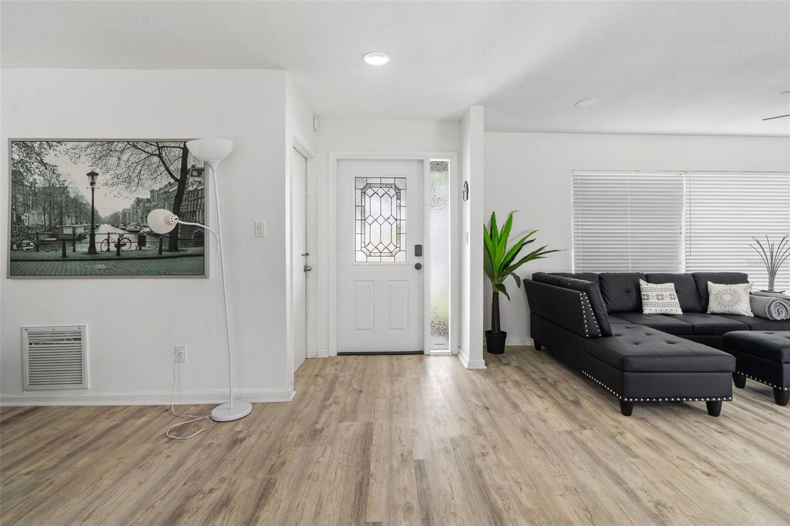 TAMPA SHORES UNIT 7 - Residential