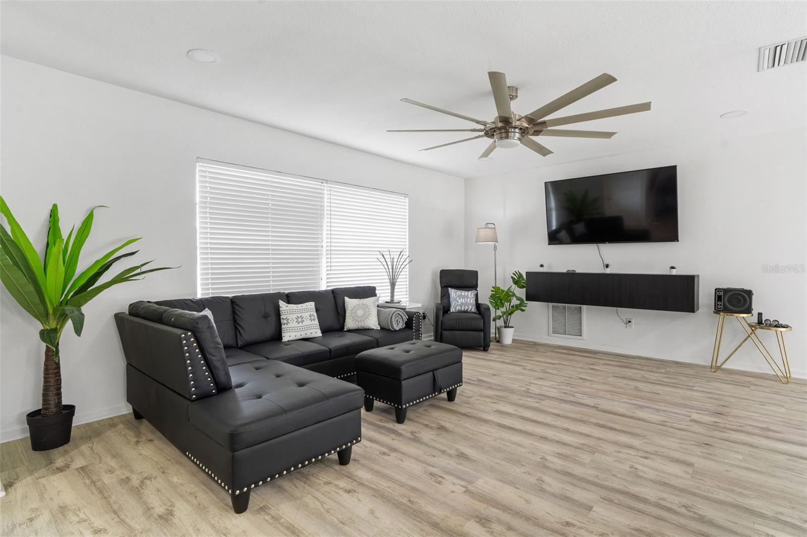 TAMPA SHORES UNIT 7 - Residential