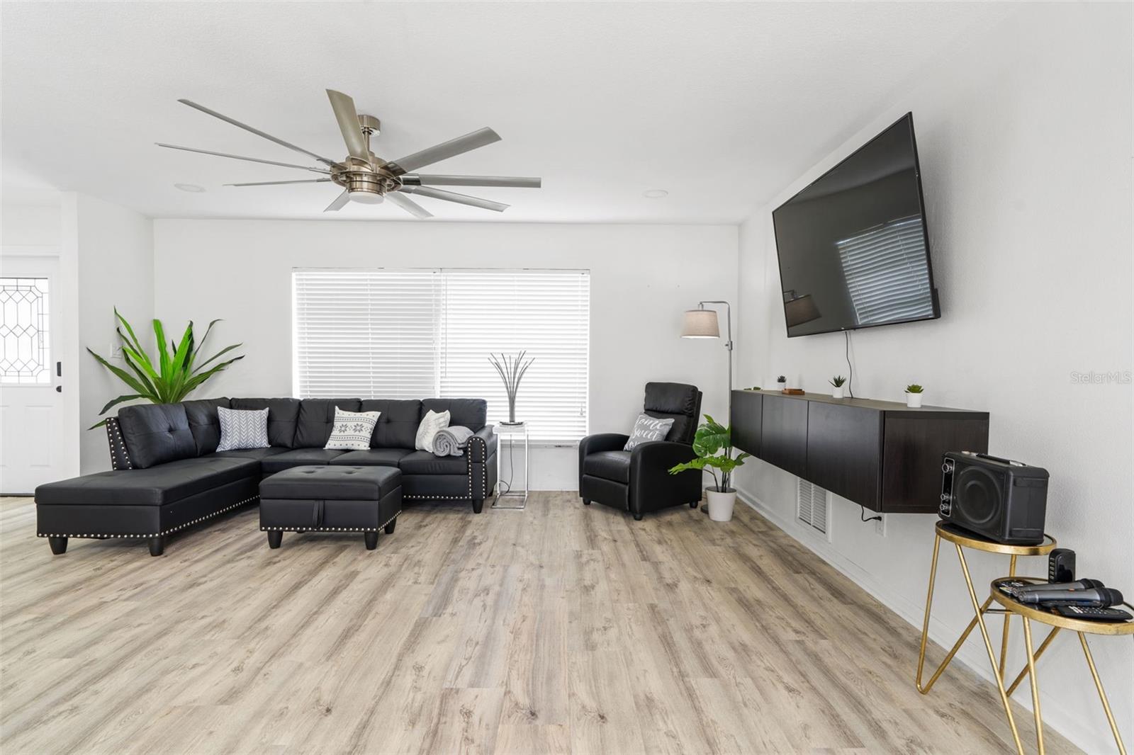 TAMPA SHORES UNIT 7 - Residential