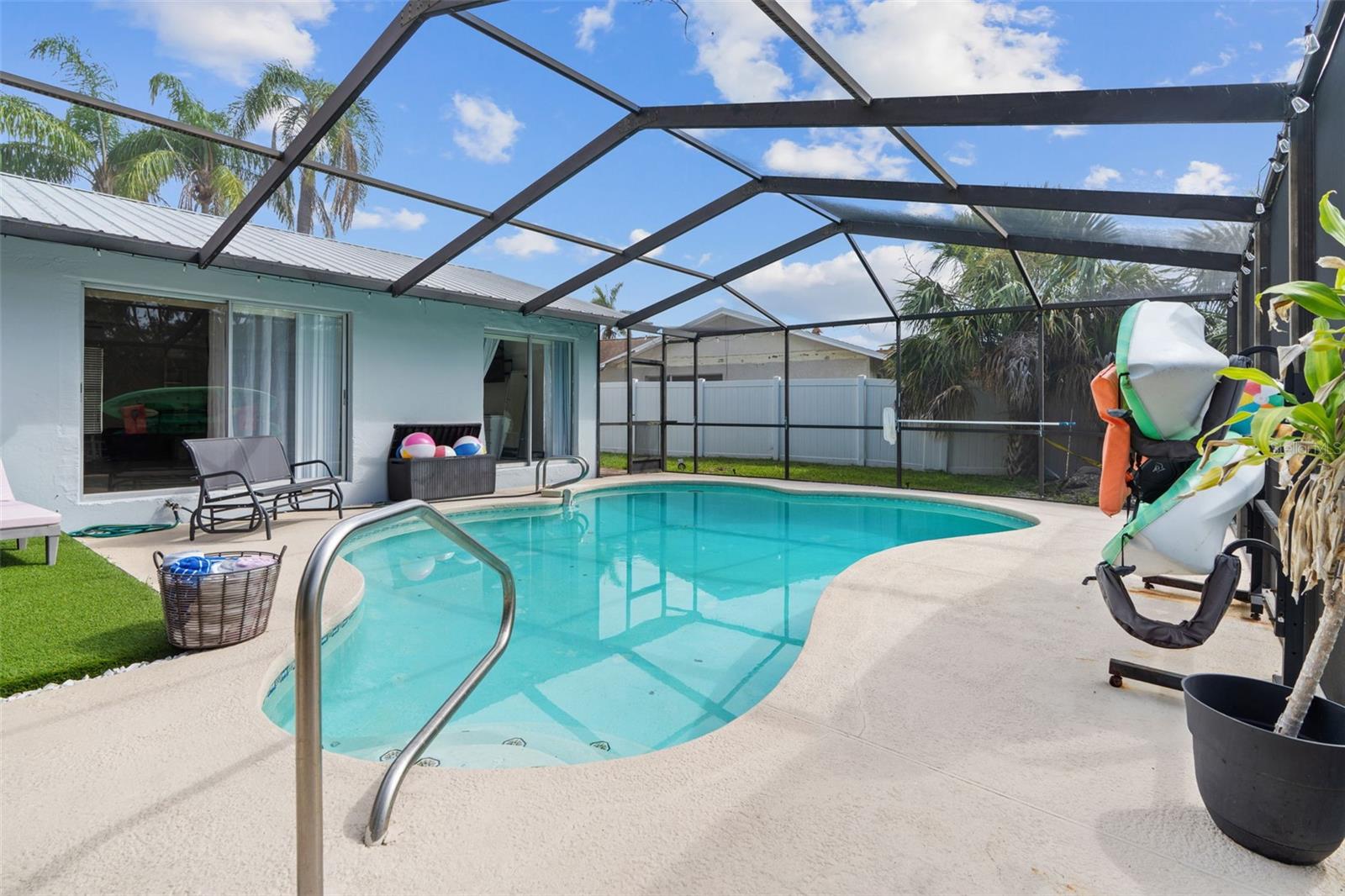 TAMPA SHORES UNIT 7 - Residential