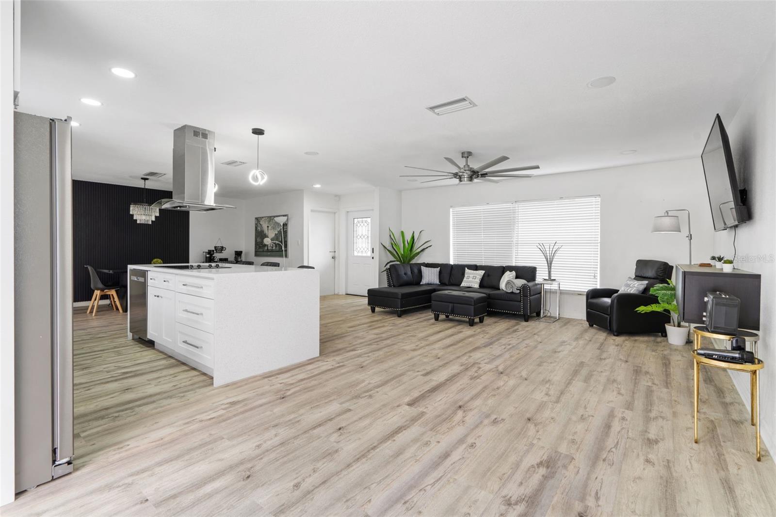 TAMPA SHORES UNIT 7 - Residential