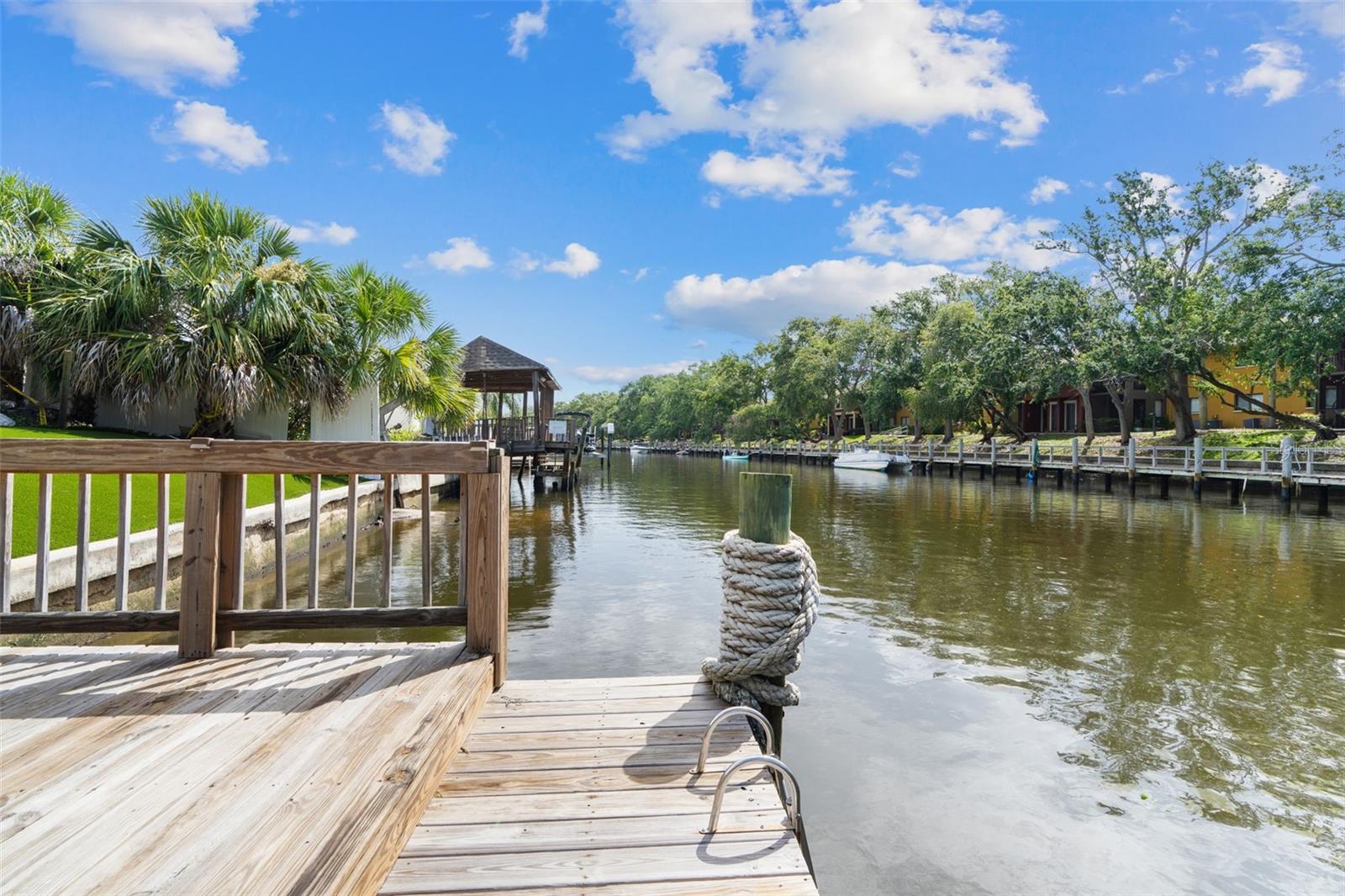 TAMPA SHORES UNIT 7 - Residential