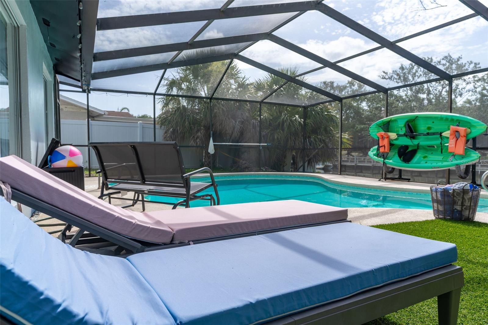 TAMPA SHORES UNIT 7 - Residential