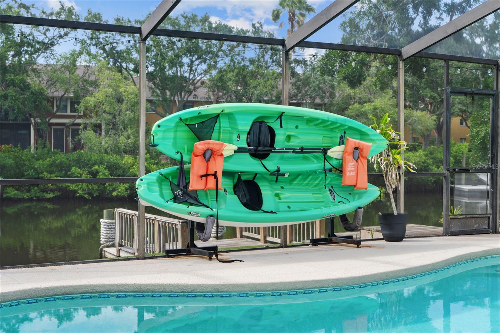 TAMPA SHORES UNIT 7 - Residential