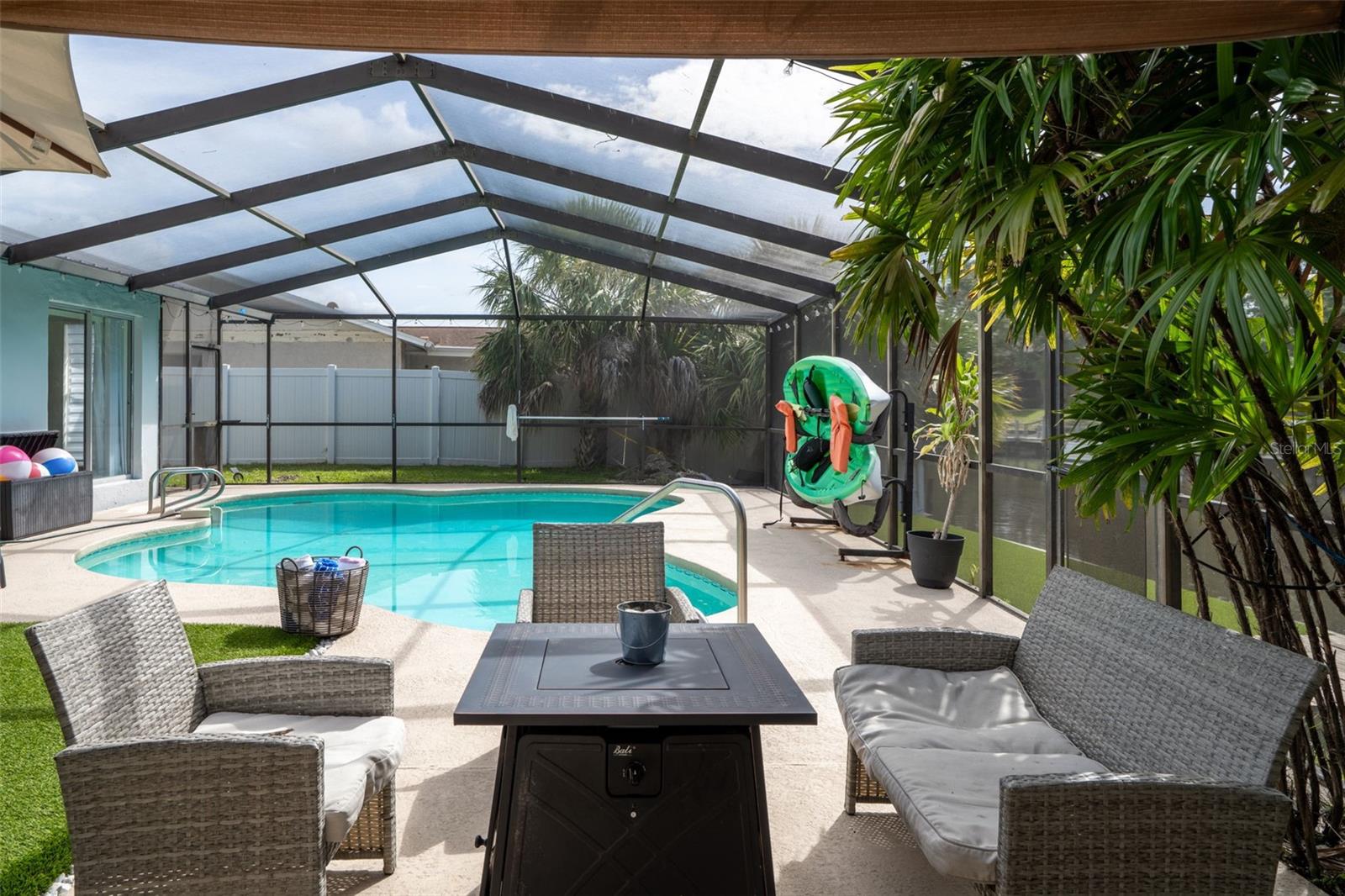 TAMPA SHORES UNIT 7 - Residential