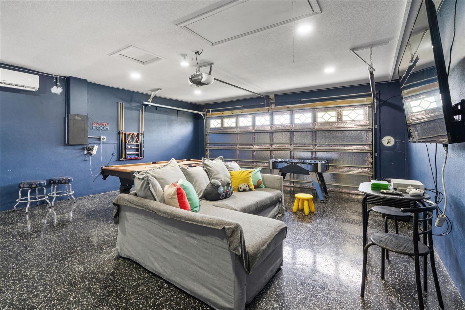 TAMPA SHORES UNIT 7 - Residential