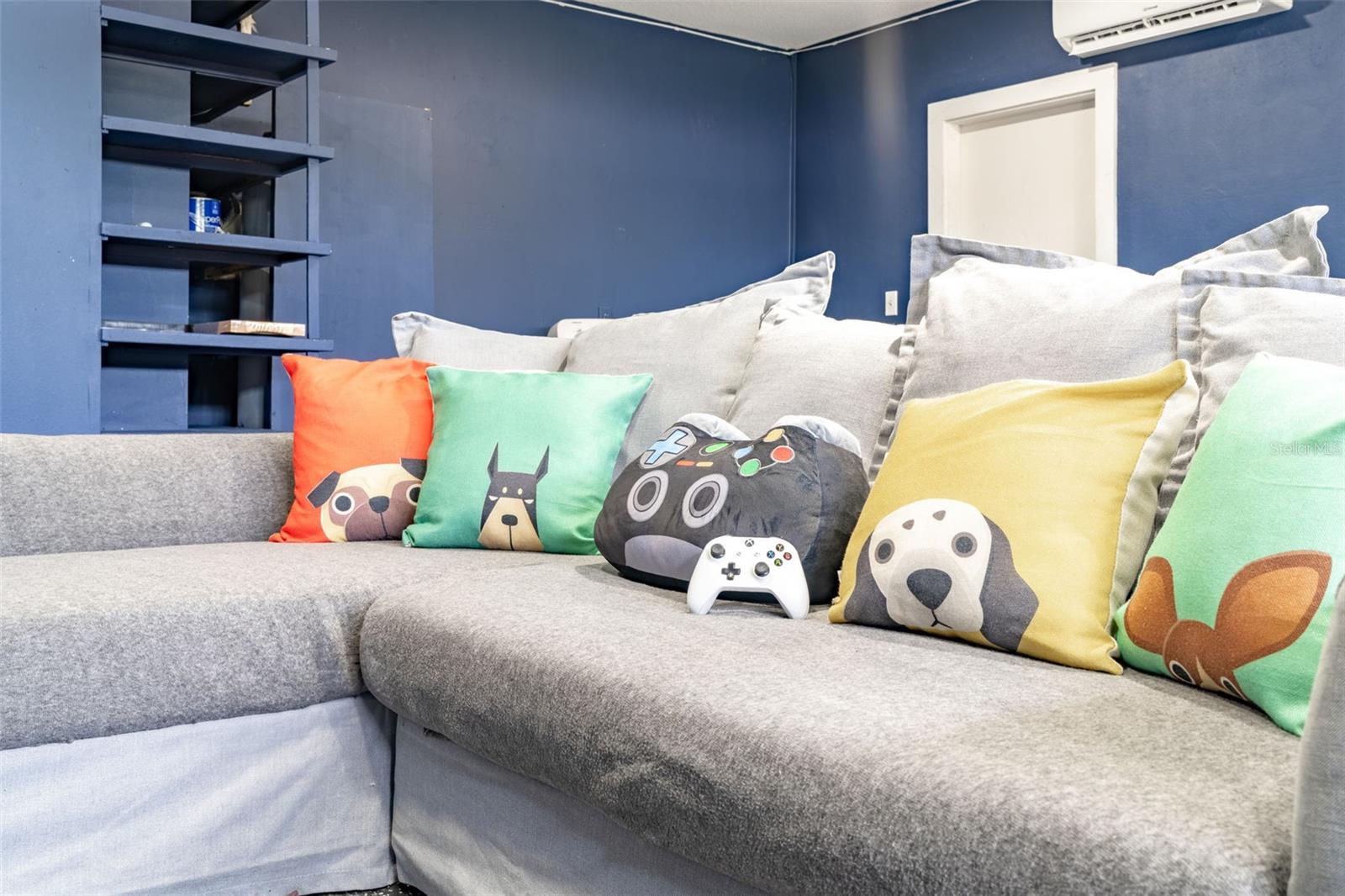 TAMPA SHORES UNIT 7 - Residential