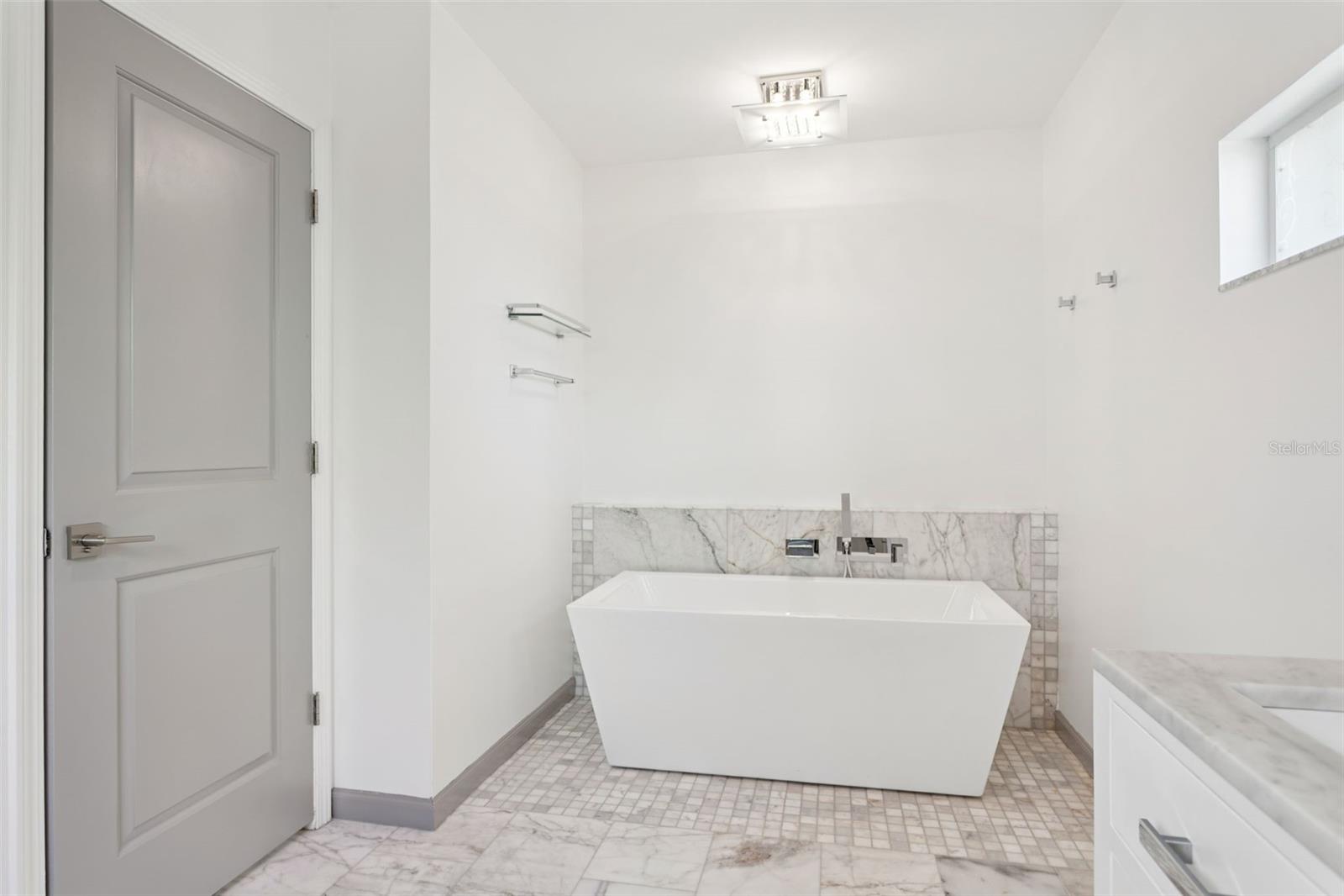 DAVIS ISLANDS PB10 PG52 TO 57 - Residential Lease