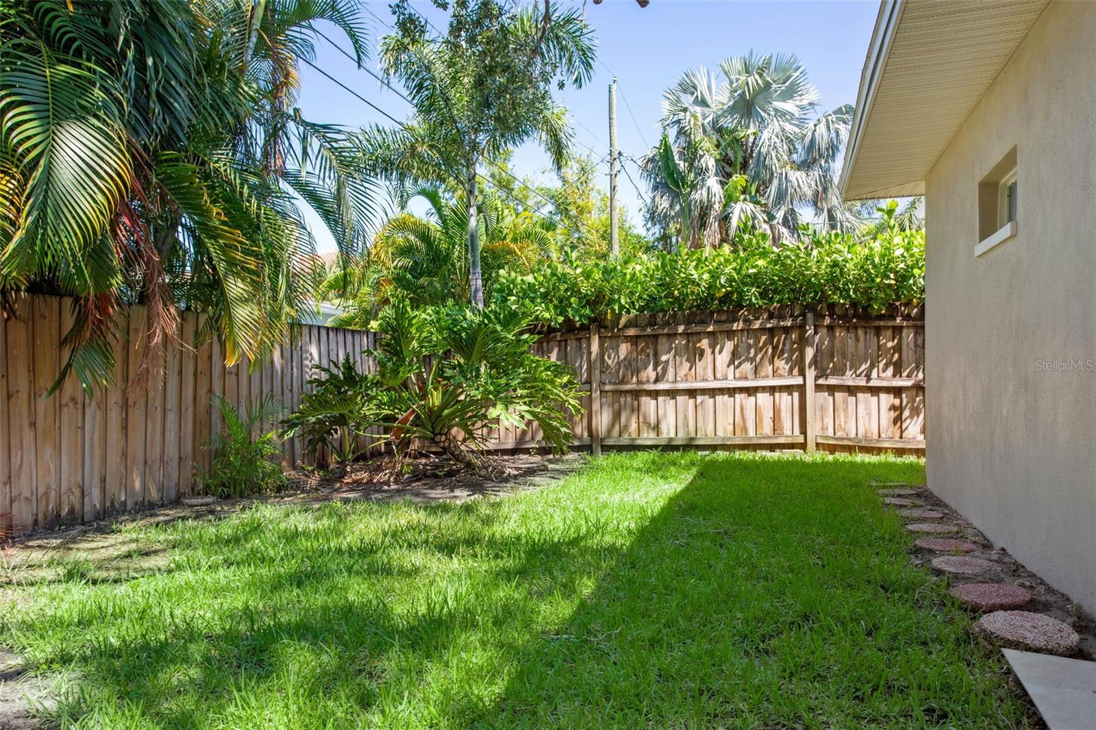 DAVIS ISLANDS PB10 PG52 TO 57 - Residential Lease