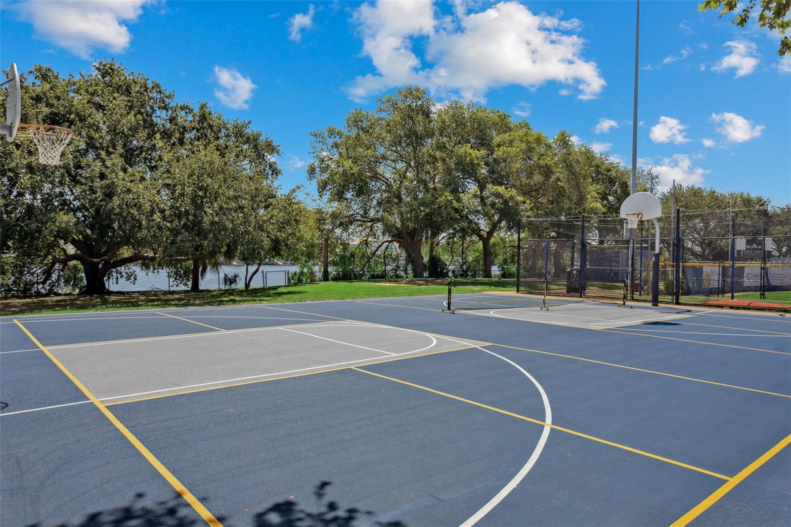 DAVIS ISLANDS PB10 PG52 TO 57 - Residential Lease