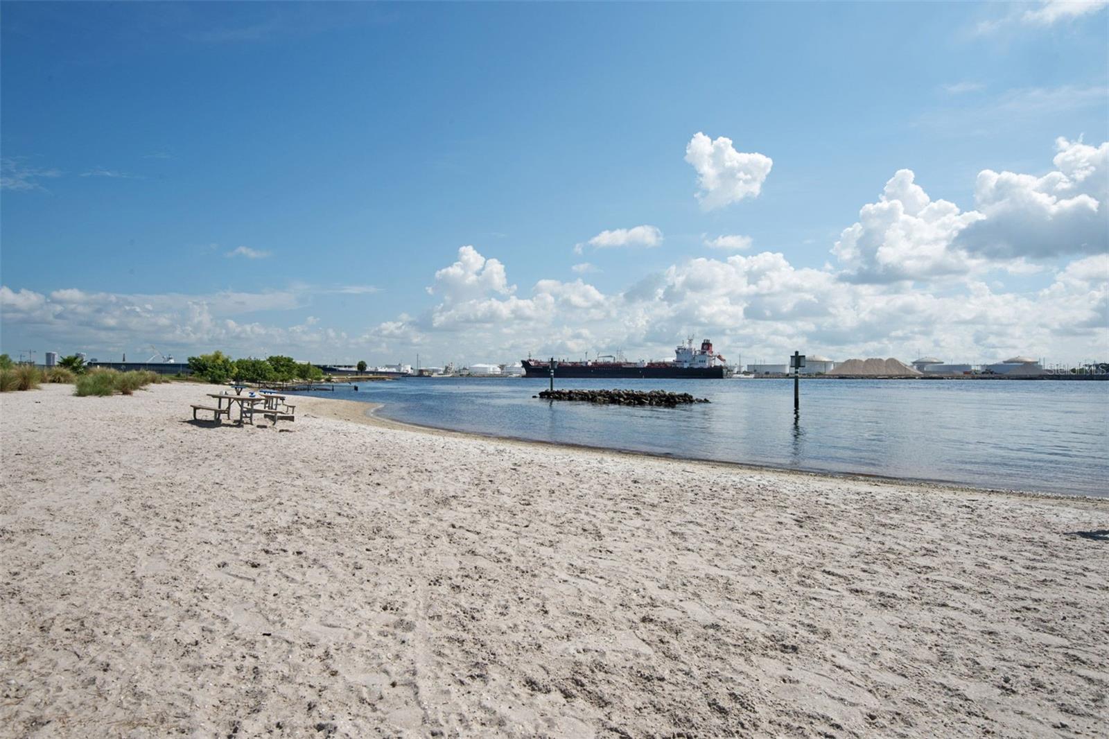 DAVIS ISLANDS PB10 PG52 TO 57 - Residential Lease