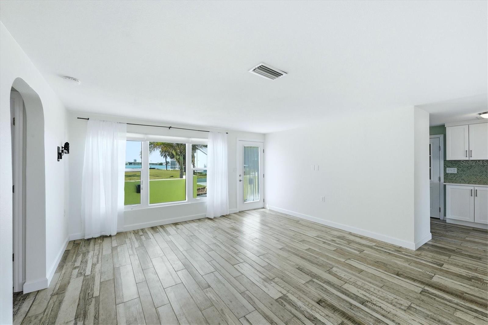 POINT PINES - Residential