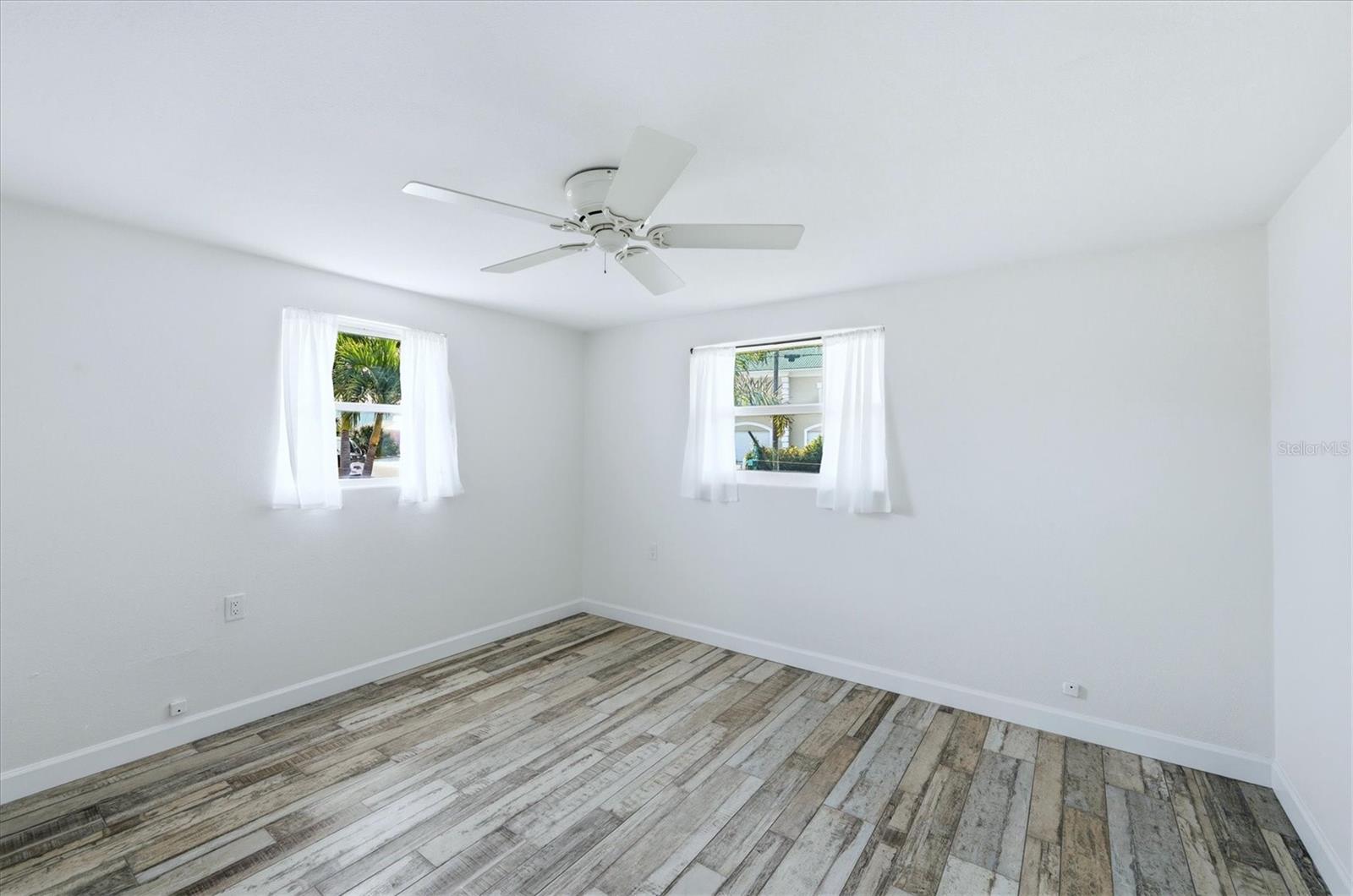 POINT PINES - Residential