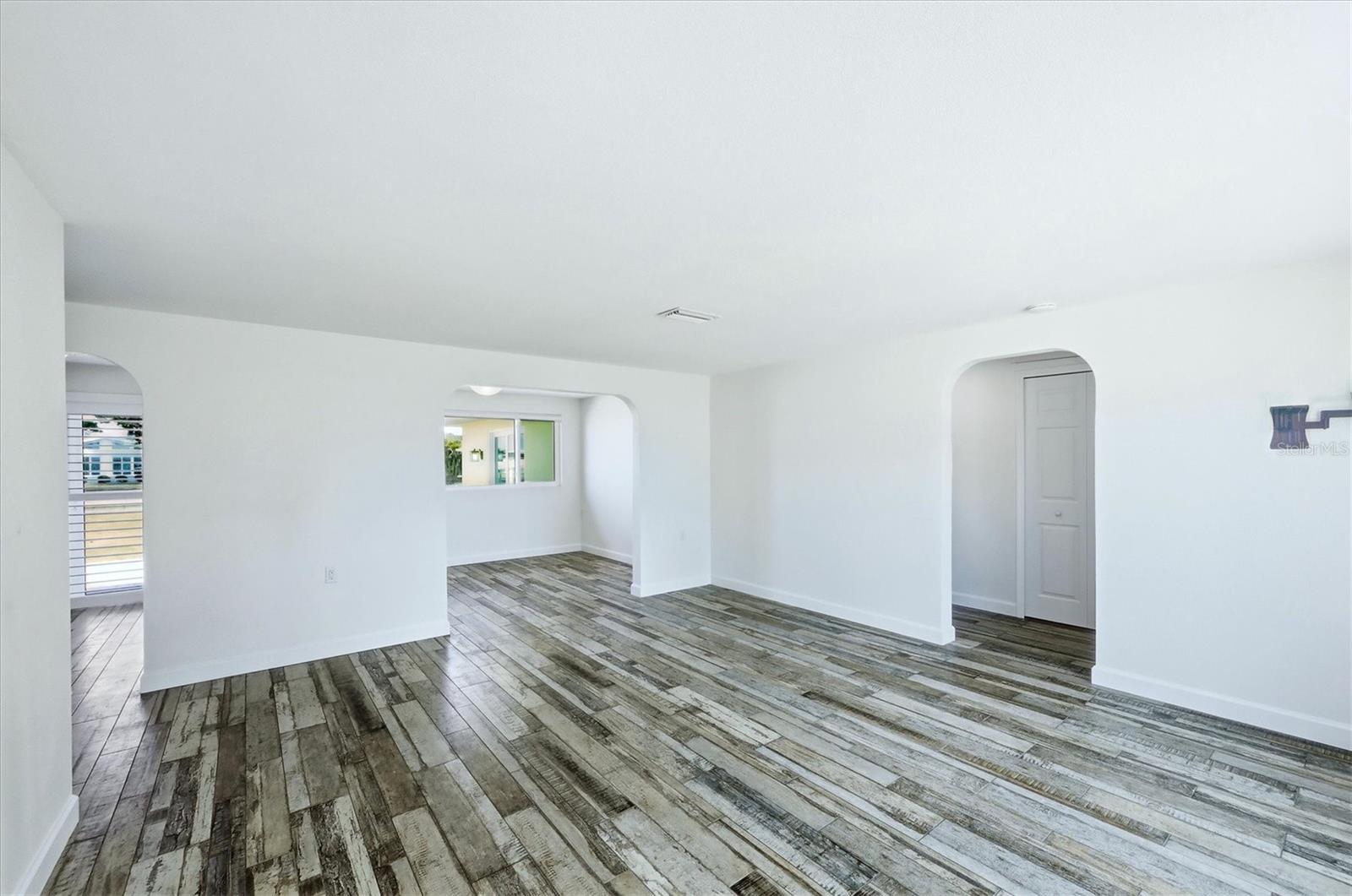 POINT PINES - Residential