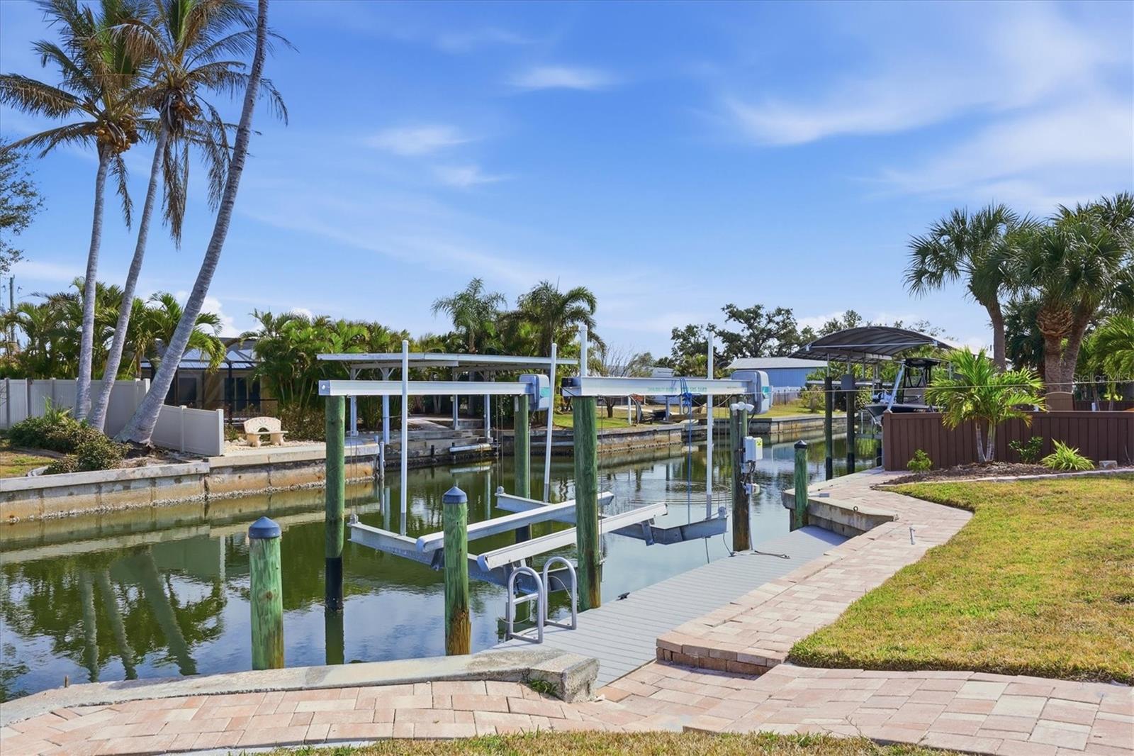 POINT PINES - Residential