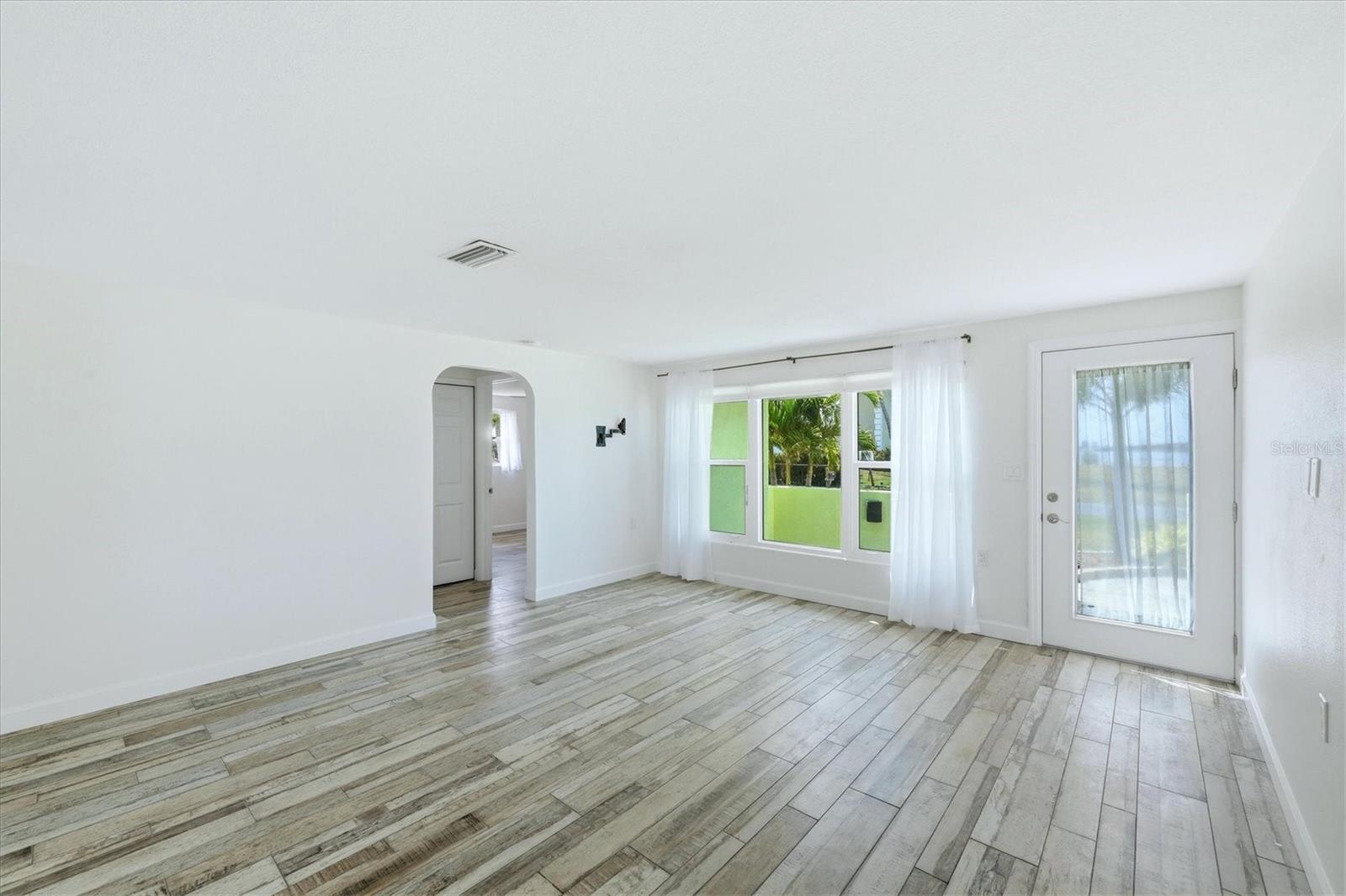 POINT PINES - Residential