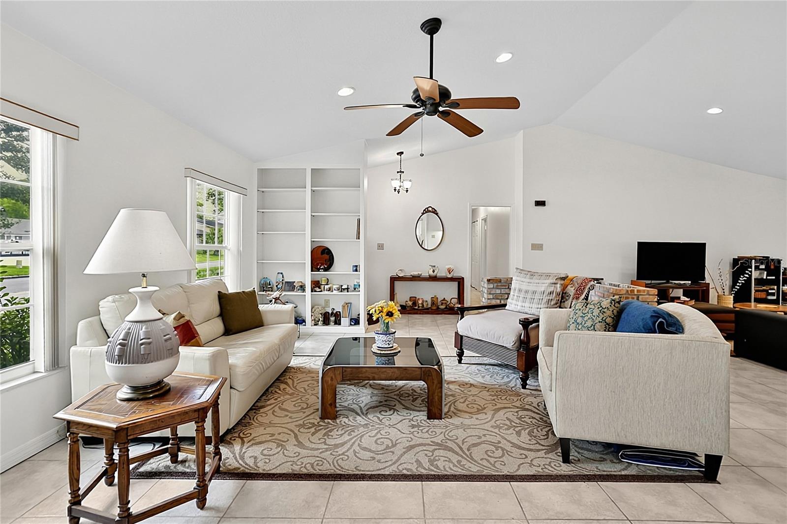 550 ARAPAHO TRAIL