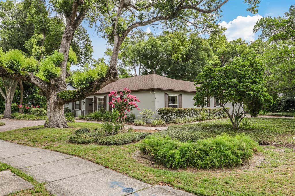 Photo of 550 Arapaho Trail, Maitland, FL 32751 (MLS # O6429213)