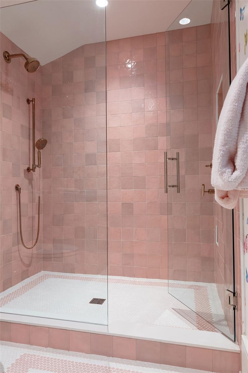 TUSCANIA - Residential