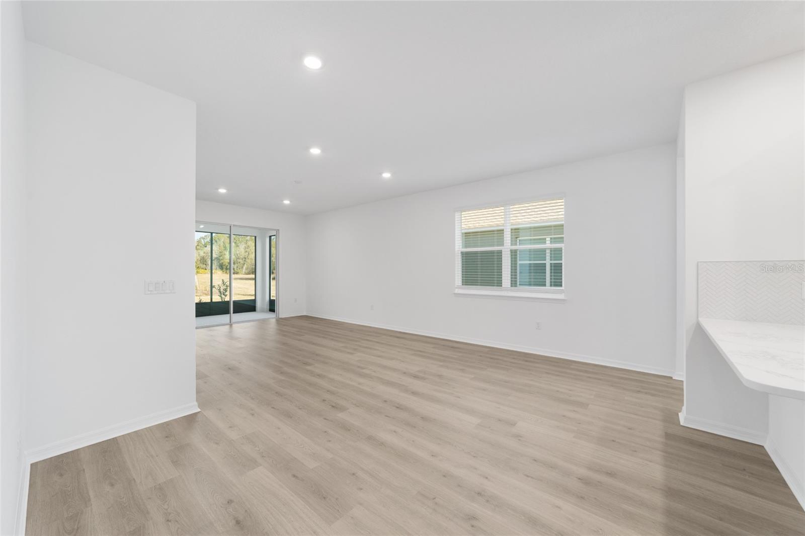 ON TOP OF THE WORLD - Residential