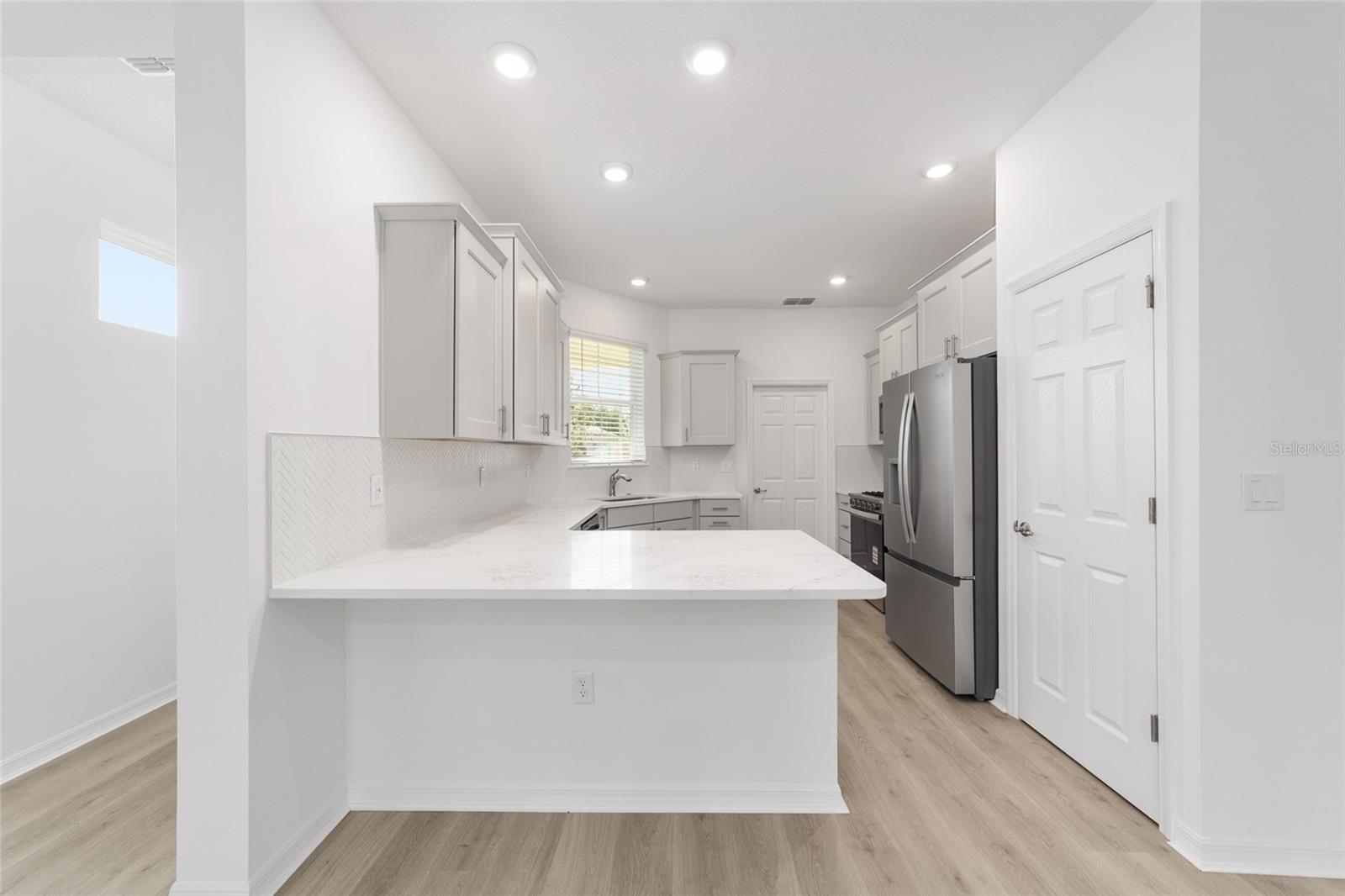 ON TOP OF THE WORLD - Residential