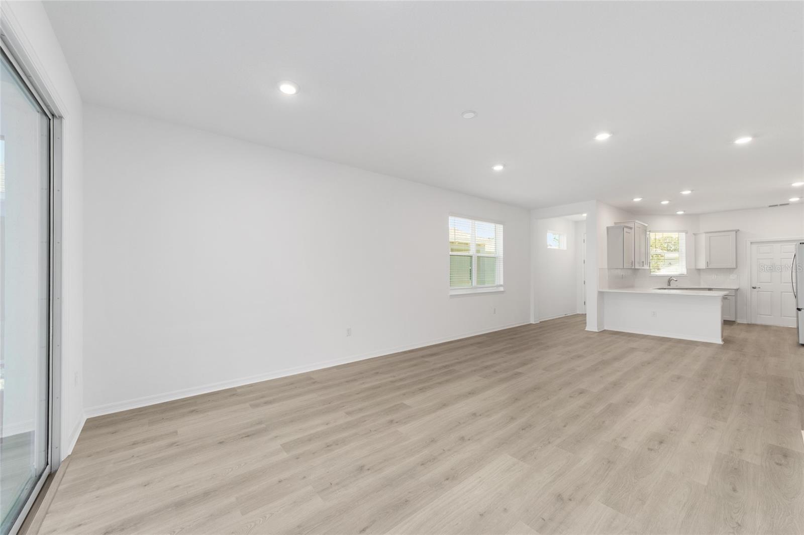 ON TOP OF THE WORLD - Residential