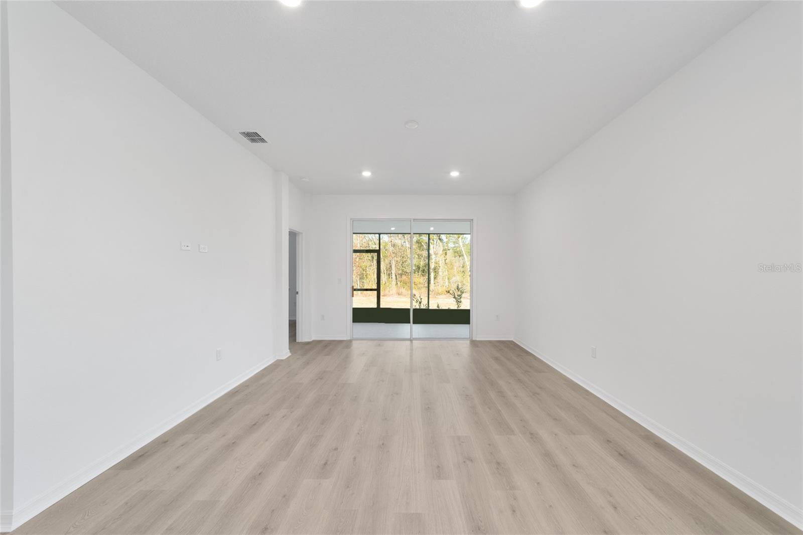 ON TOP OF THE WORLD - Residential