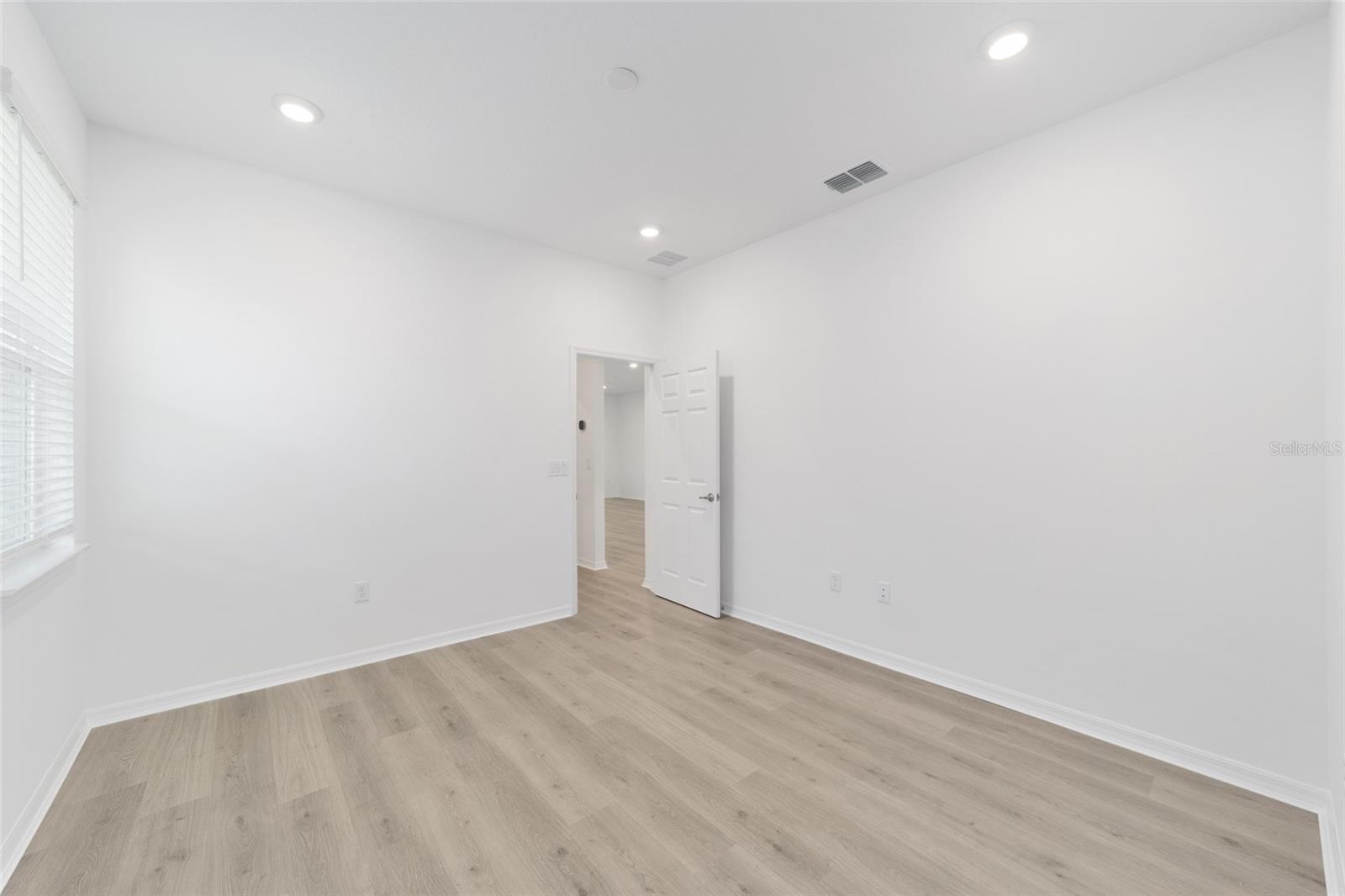 ON TOP OF THE WORLD - Residential