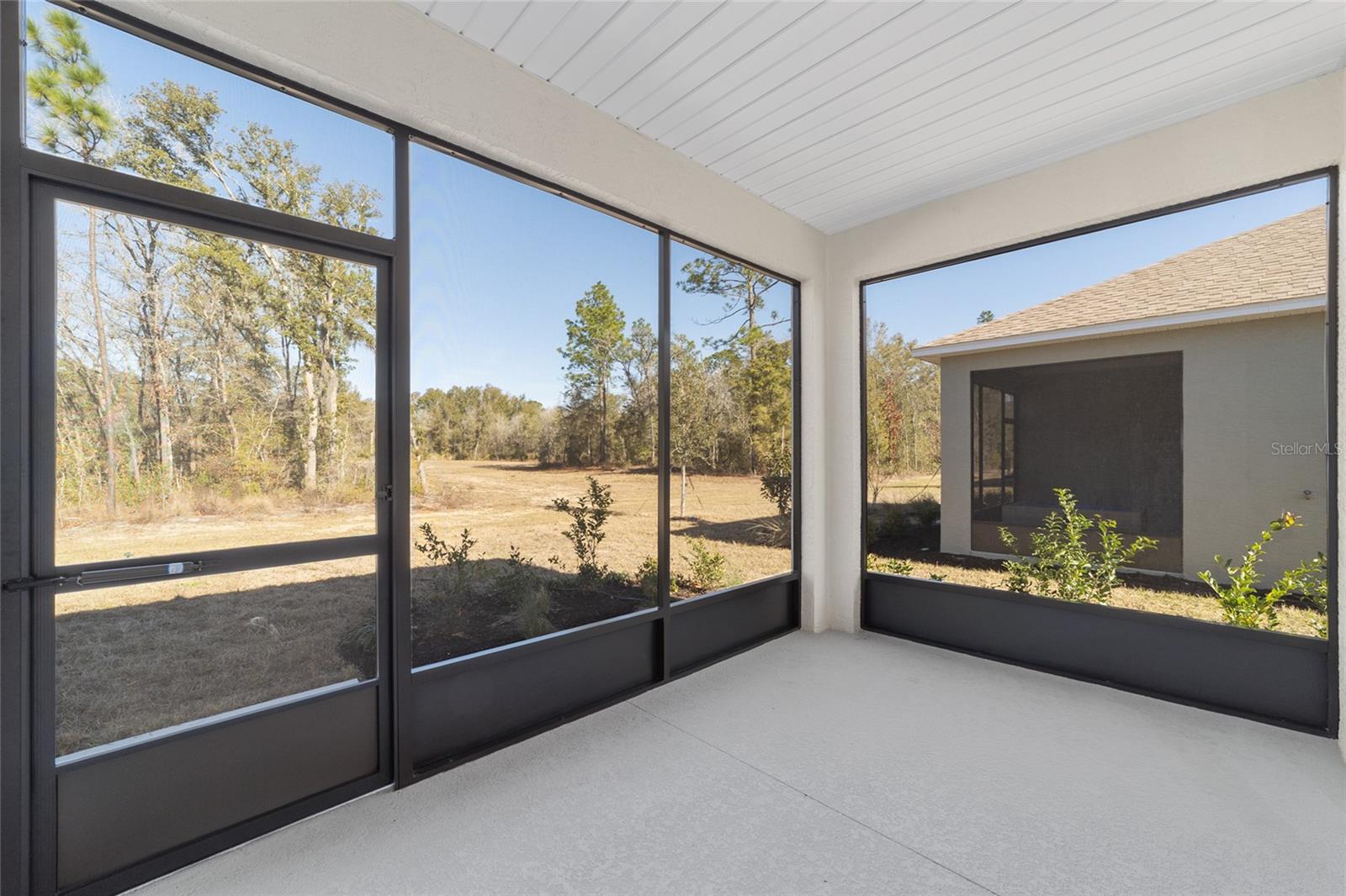 ON TOP OF THE WORLD - Residential