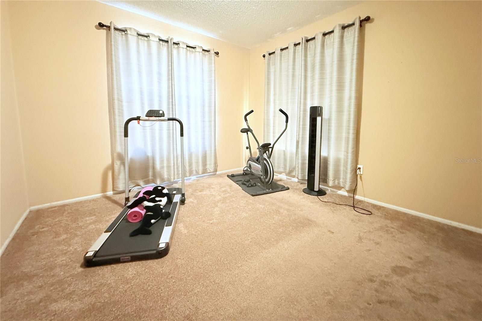 THE TWNHMS AT KENSINGTON PH - Residential