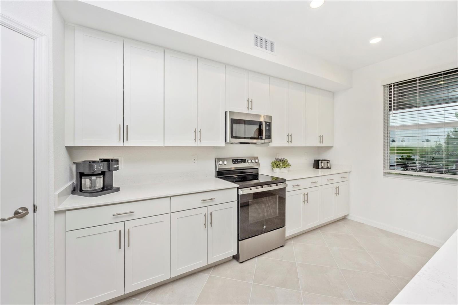 WELLEN PARK GOLF & COUNTRY CLUB - Residential Lease