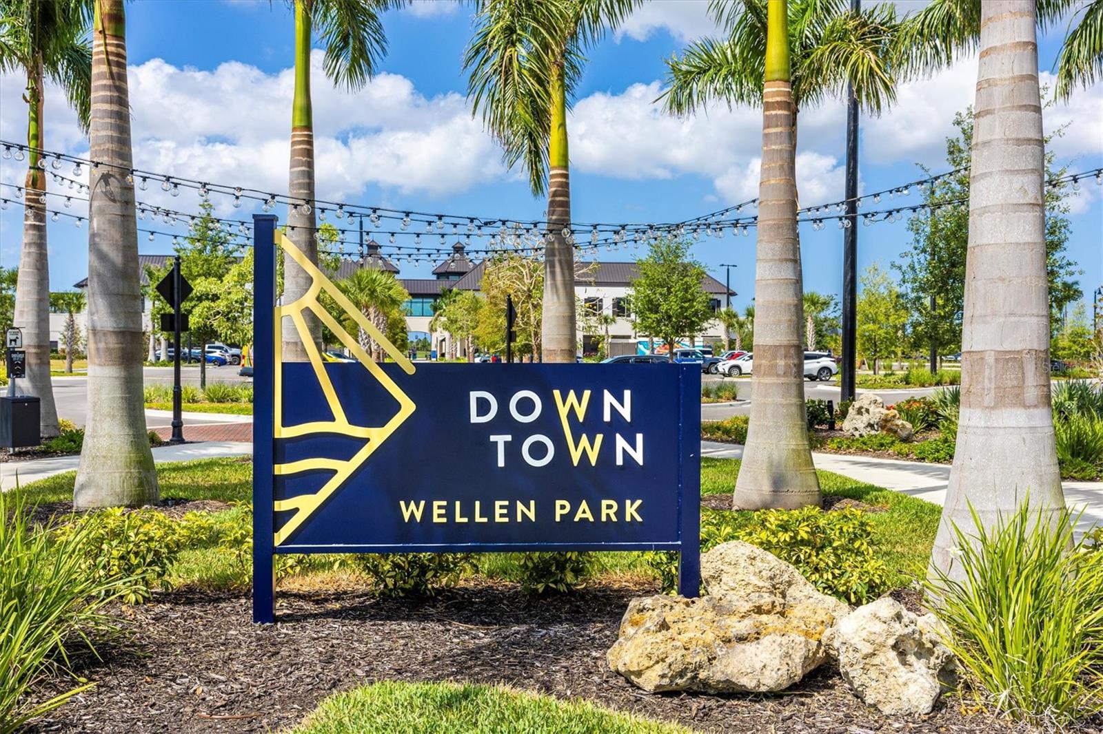 WELLEN PARK GOLF & COUNTRY CLUB - Residential Lease