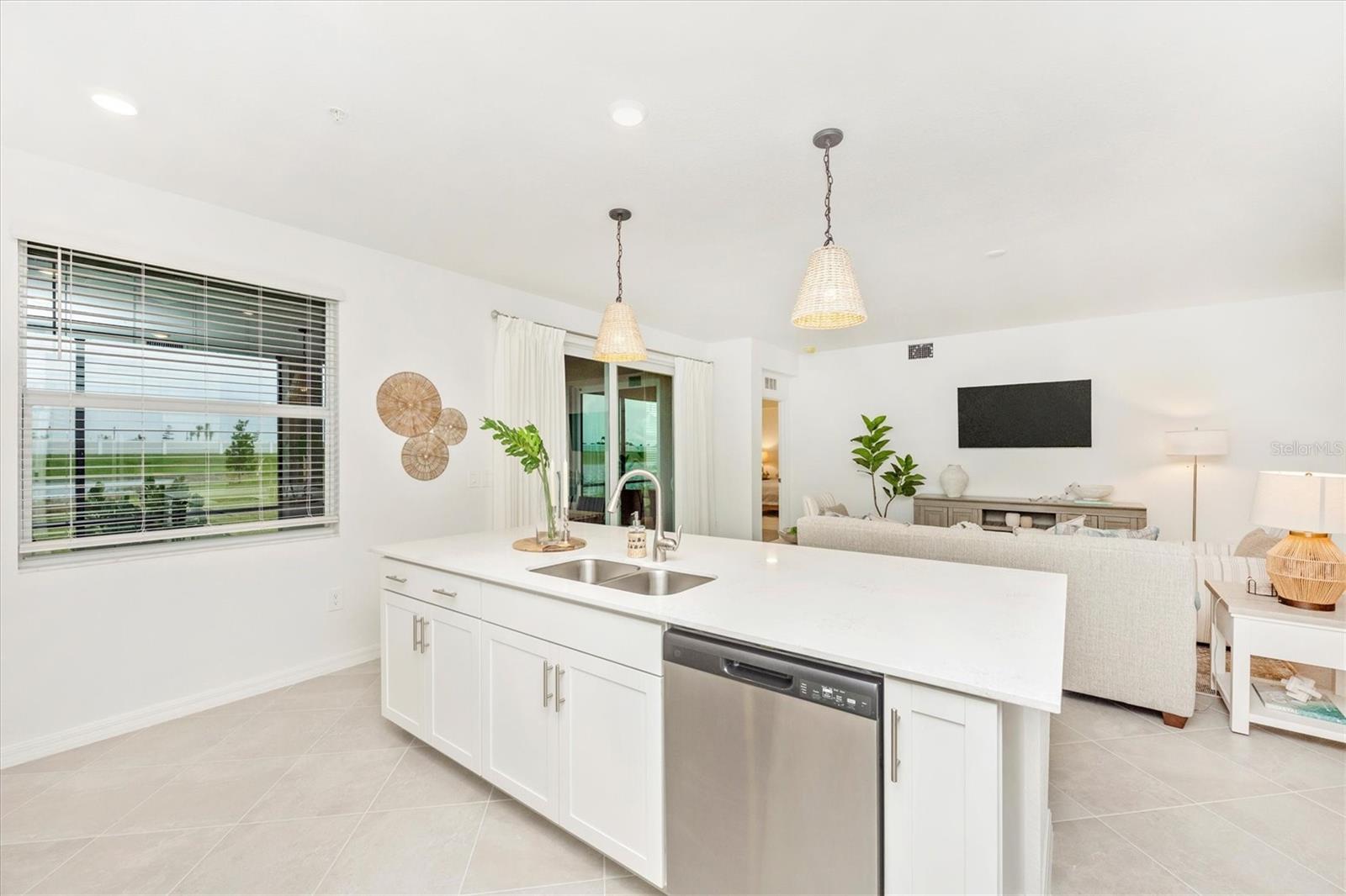 WELLEN PARK GOLF & COUNTRY CLUB - Residential Lease