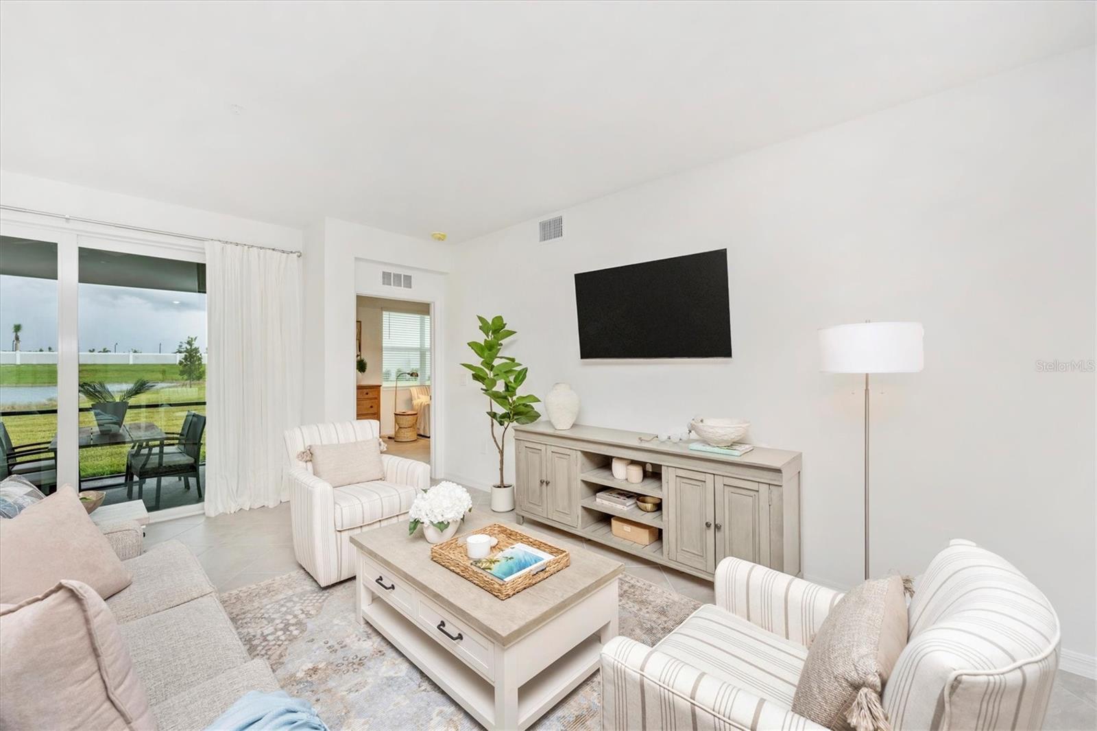 WELLEN PARK GOLF & COUNTRY CLUB - Residential Lease