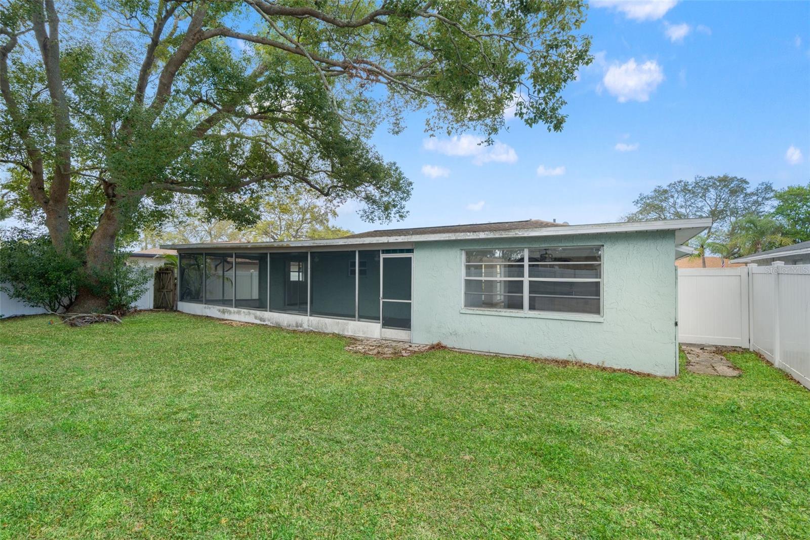 EMBASSY HILLS - Residential