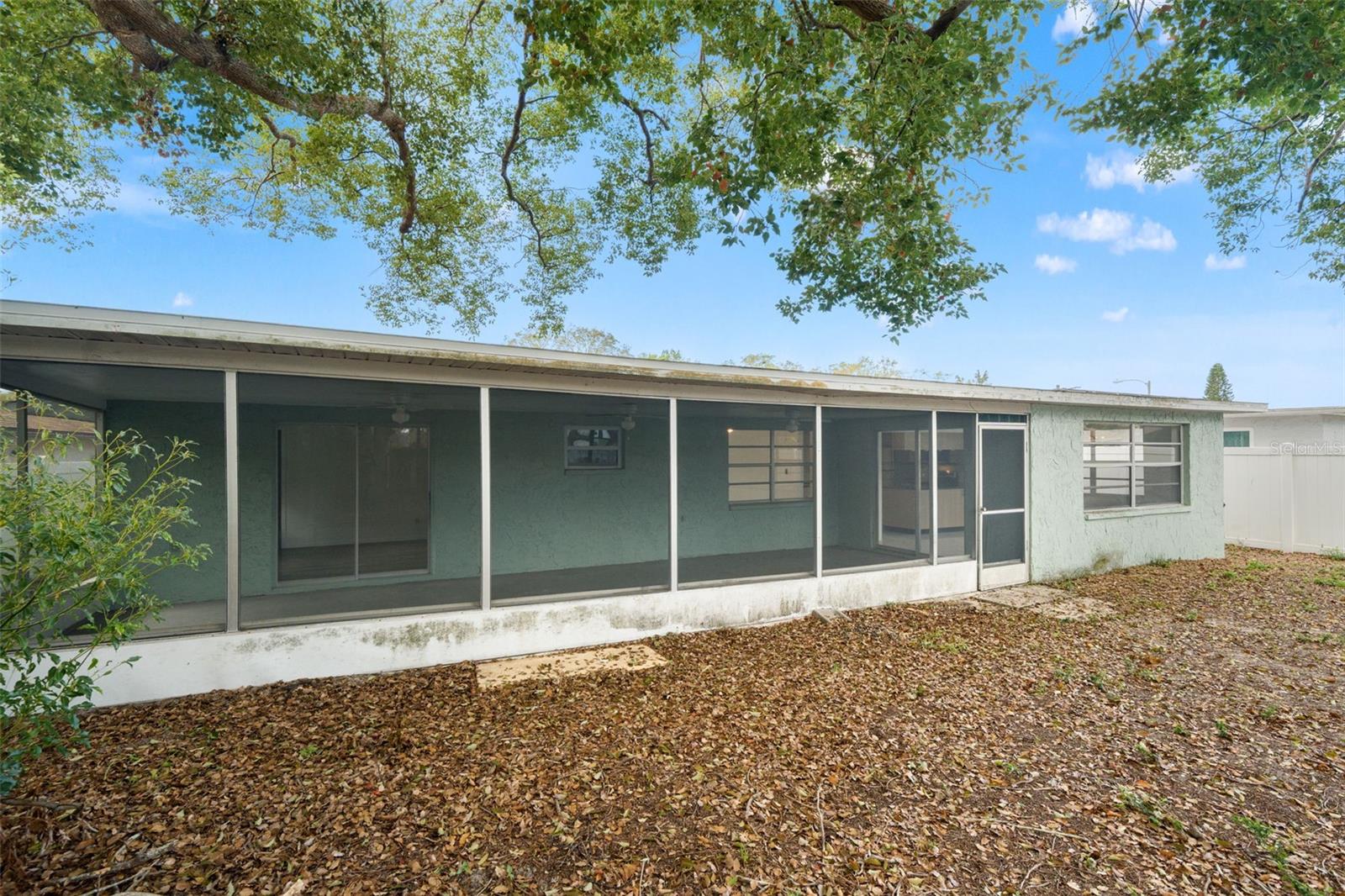 EMBASSY HILLS - Residential