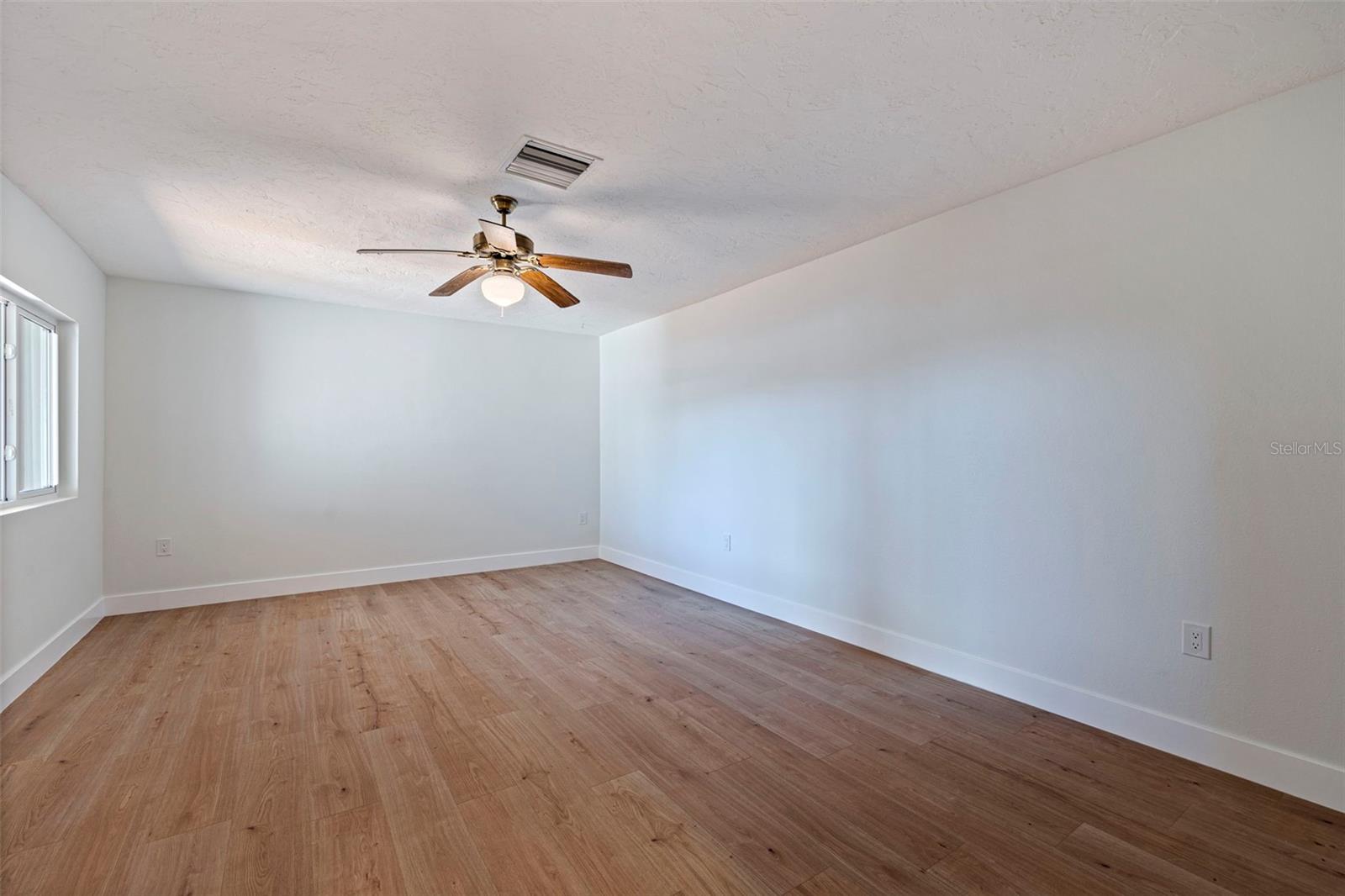 BOCA CIEGA POINT EAST - Residential