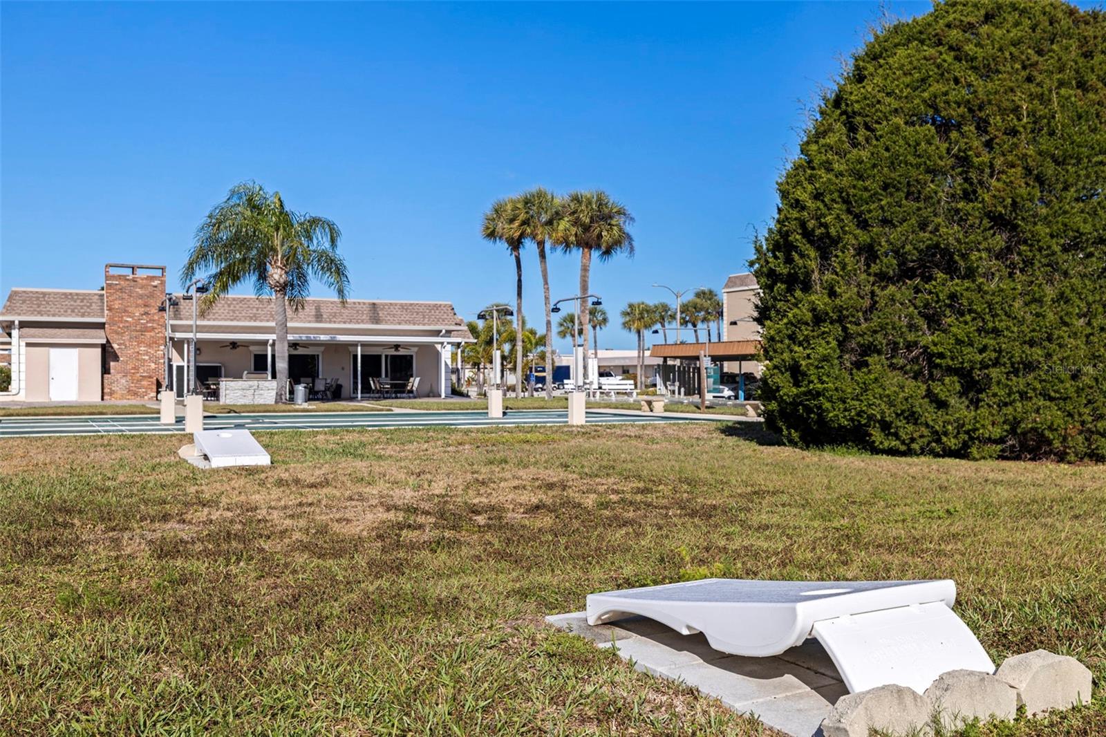 BOCA CIEGA POINT EAST - Residential