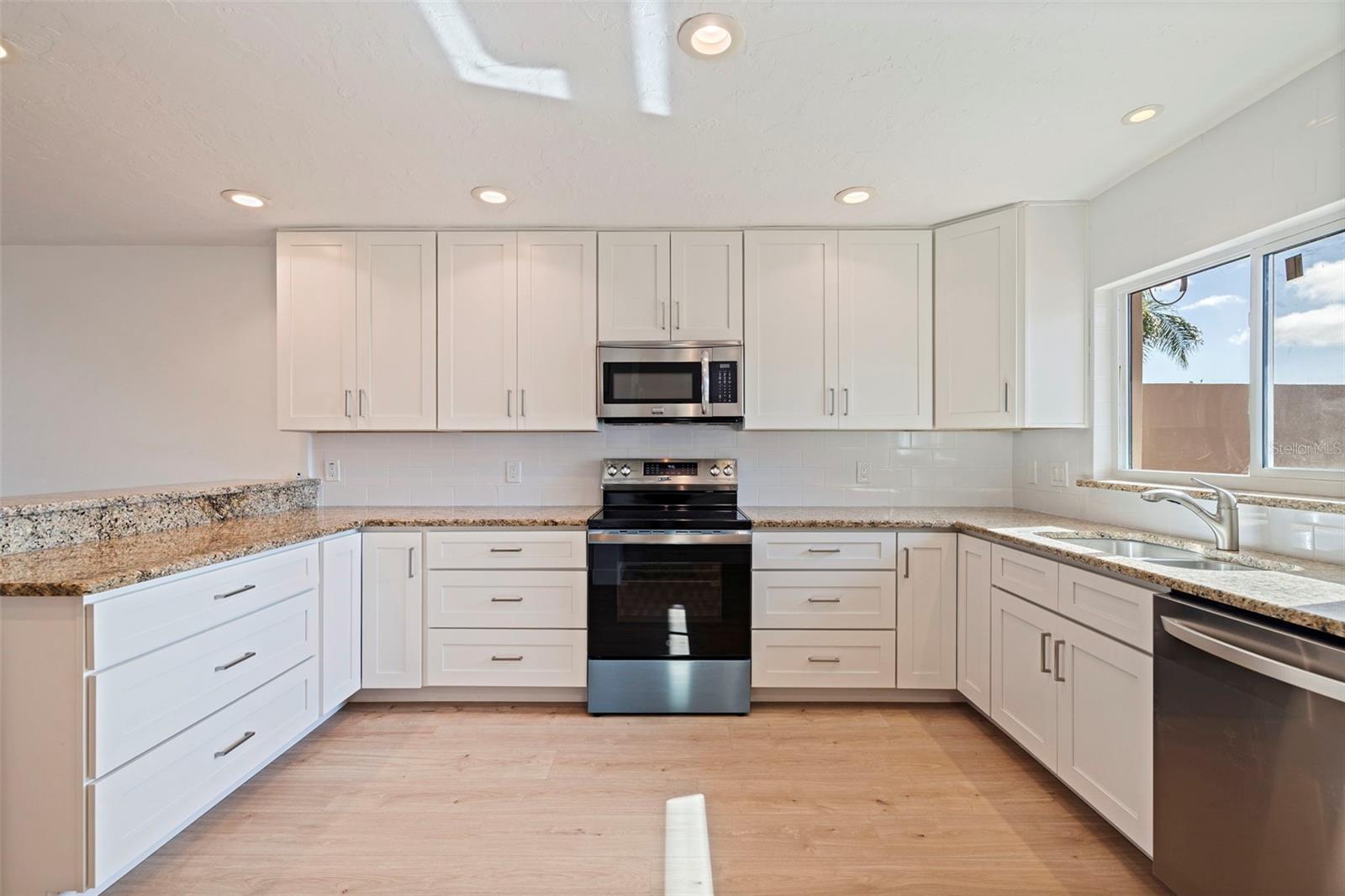 BOCA CIEGA POINT EAST - Residential