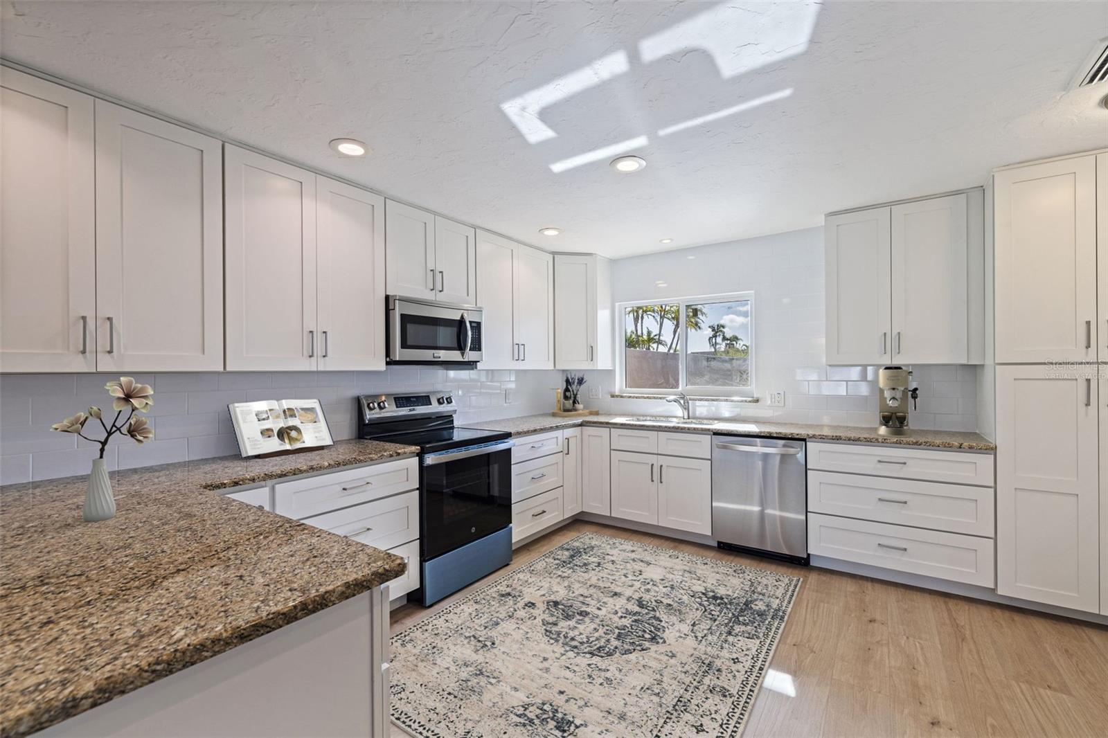 BOCA CIEGA POINT EAST - Residential