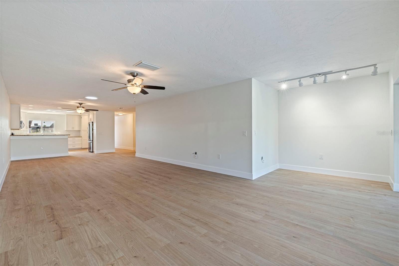 BOCA CIEGA POINT EAST - Residential