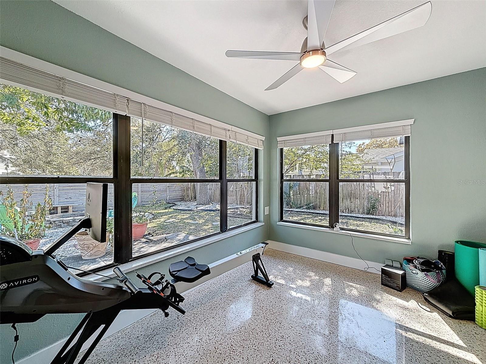 HARBOR VIEW VILLAS 1ST ADD - Residential